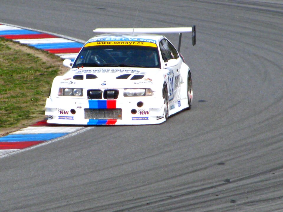 Driving vehicles fia
