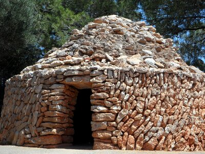 Stone wall round piled up