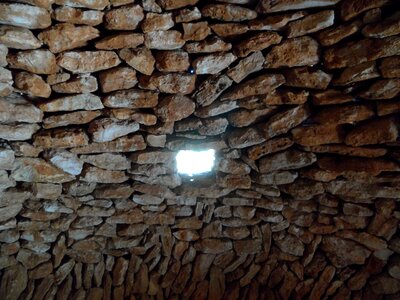 Natural stone stone building