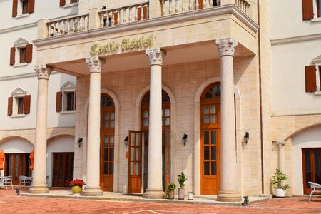 Post luxury hotel