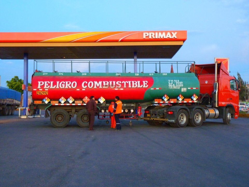 Tank wagon refuel gas