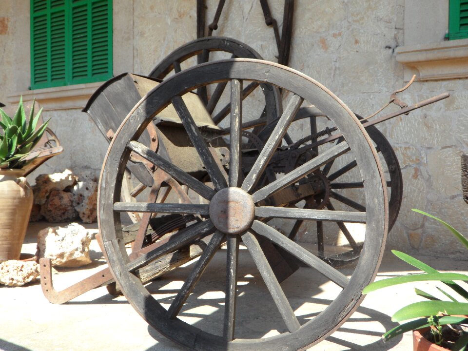 Wooden wheel old wheels photo