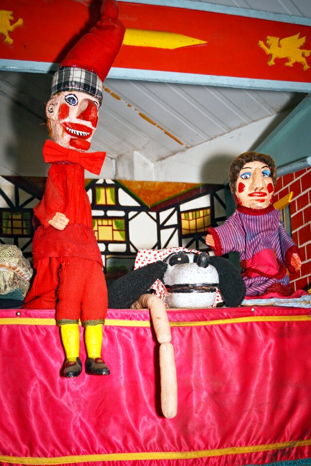Puppets attraction childhood