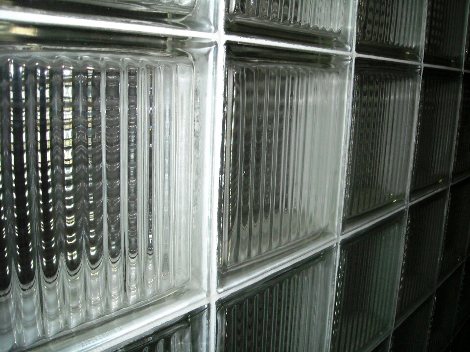 Glass ornamental wall