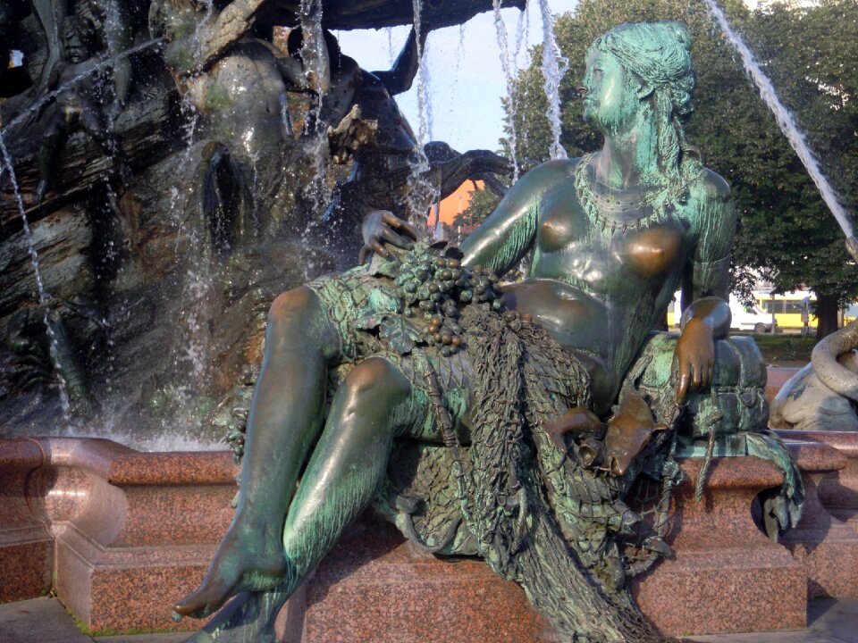 City fountain alexanderplatz