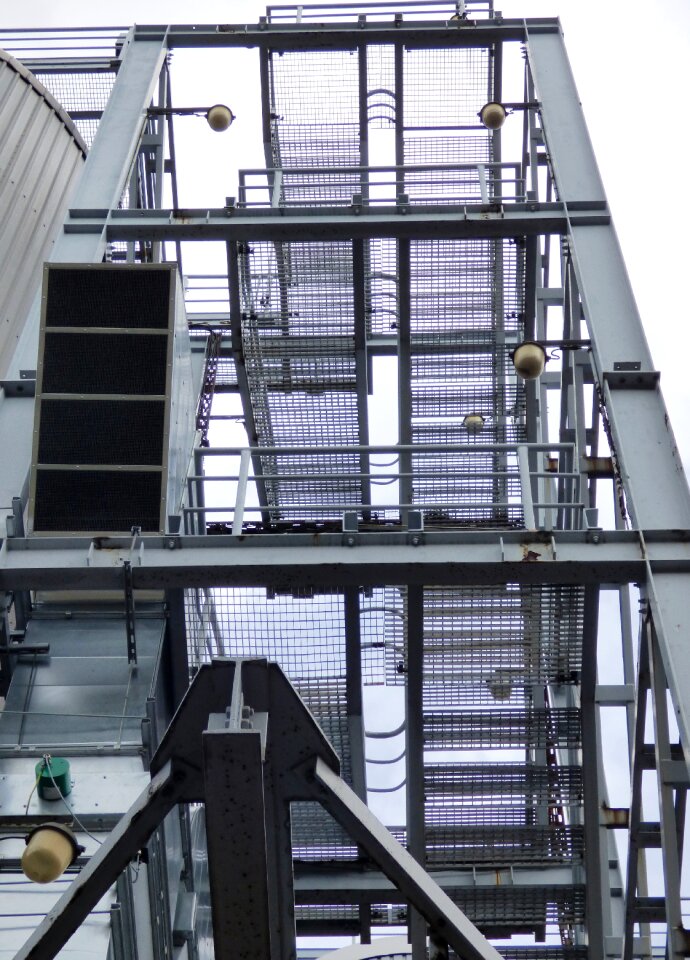 Metal entrance escape