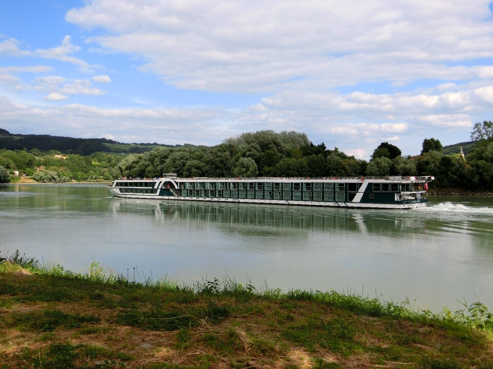 Tourism water ship hotel