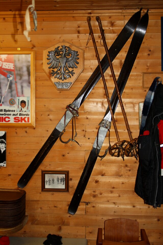 Skiing antiquity café