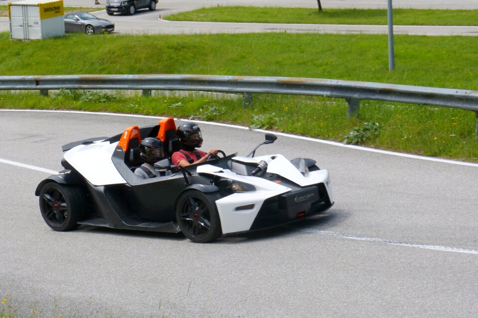 Flitzer sports car technology