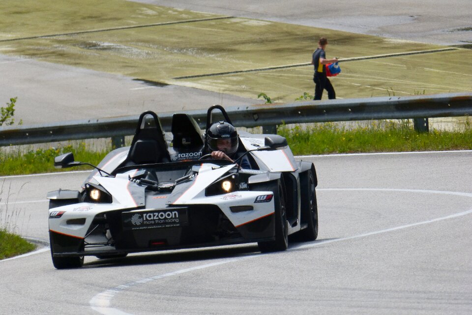 Flitzer sports car technology