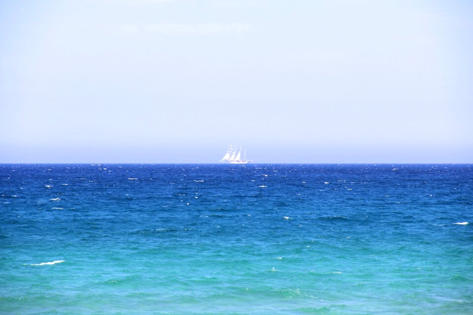 Boat horizon sea