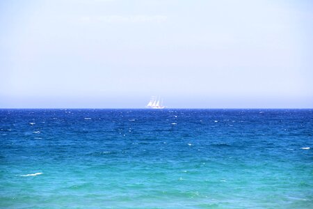 Boat horizon sea photo