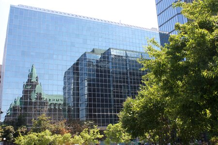 Building canada mirror