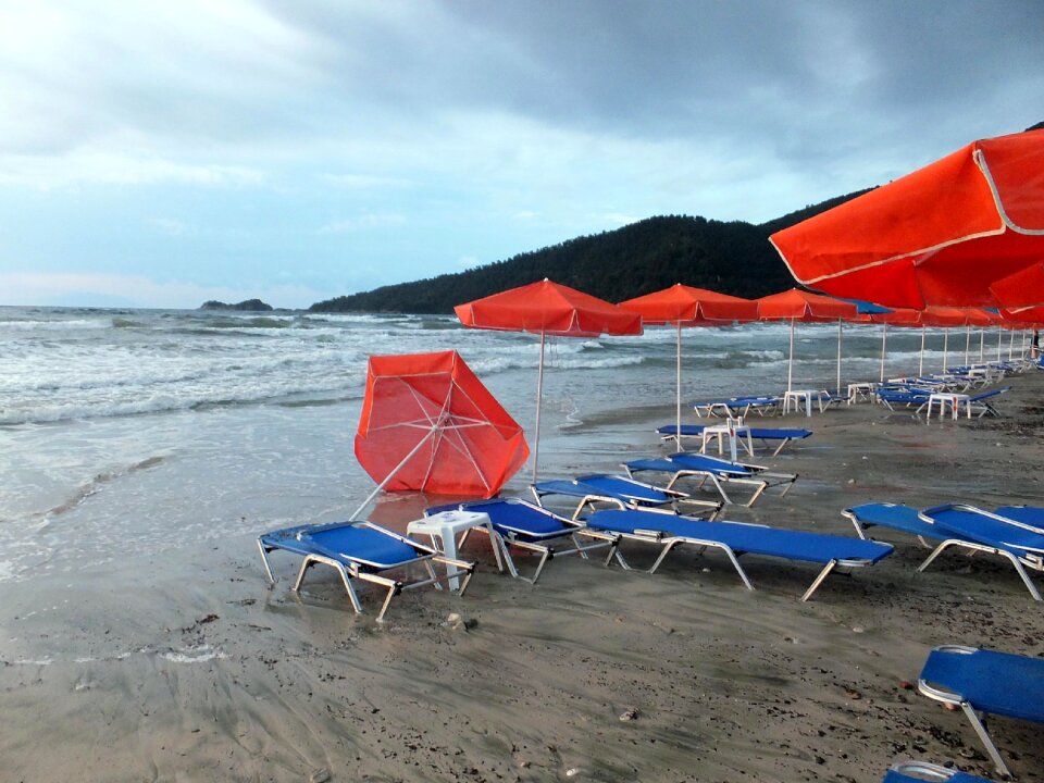 Great cloud umbrella