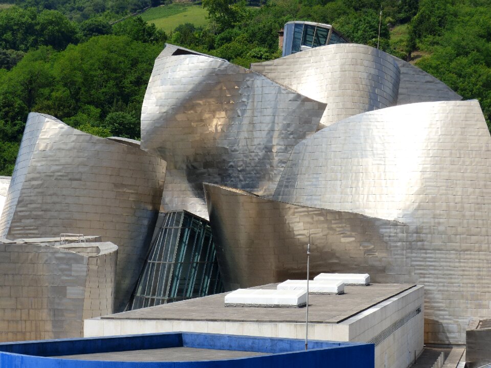 Building museum of fine arts bilbao