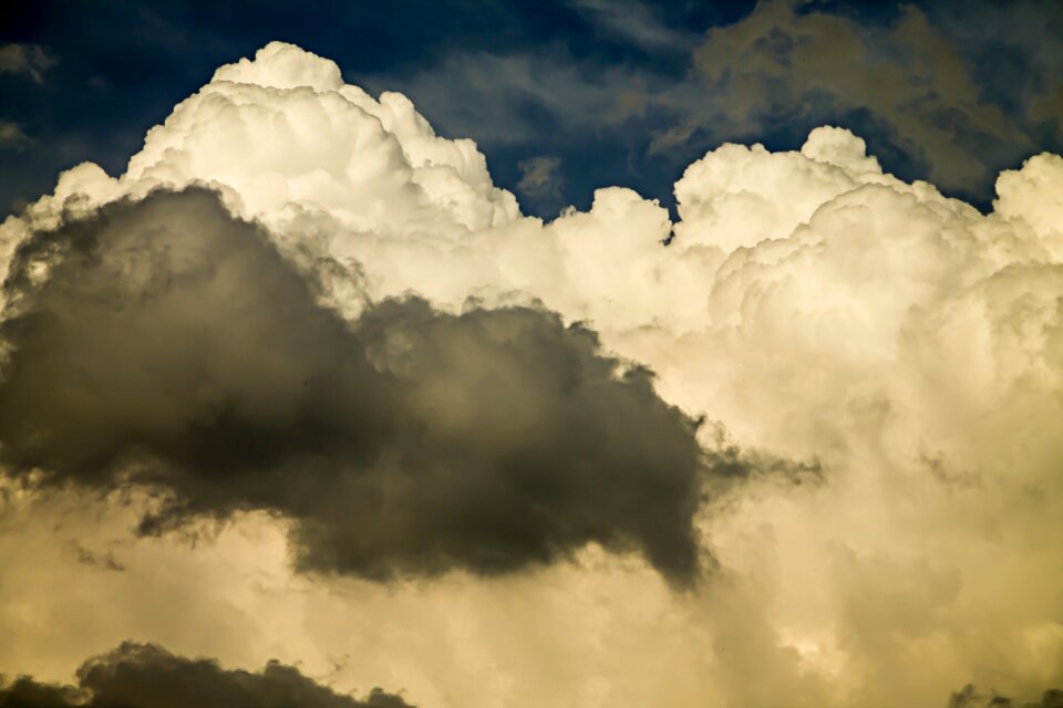 Weather cloudscape sunlight