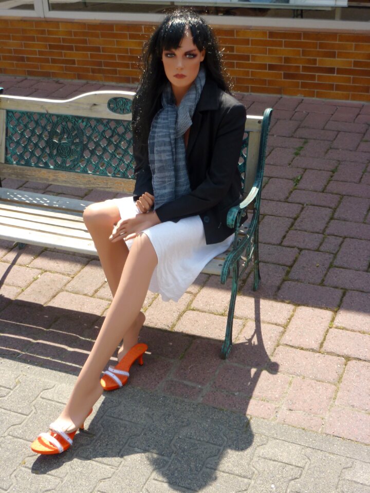 Bench sit wait