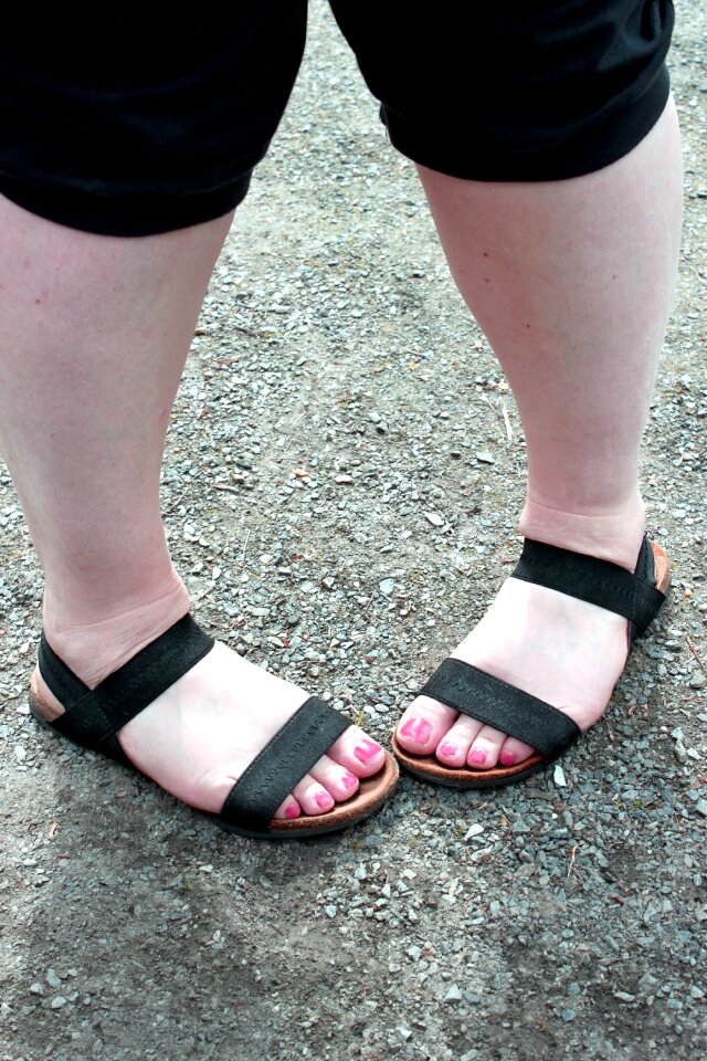 Capri sandals nail polish