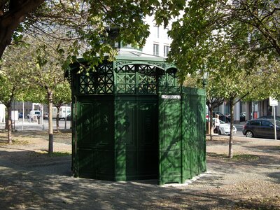 Gendarmenmarkt klo cottage public toilet photo