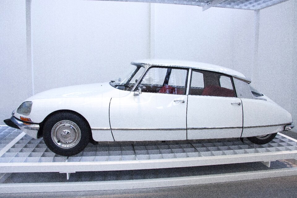 1955-1975 all four wheels hydro-pneumatic suspension