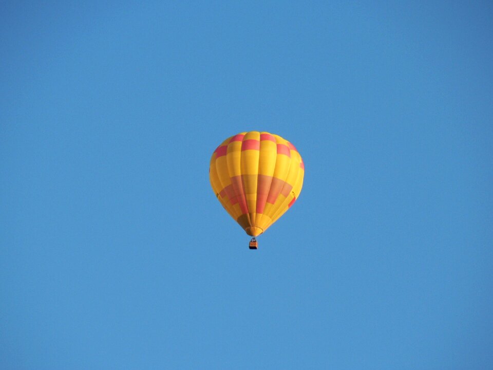 Flying drive hot air balloon ride
