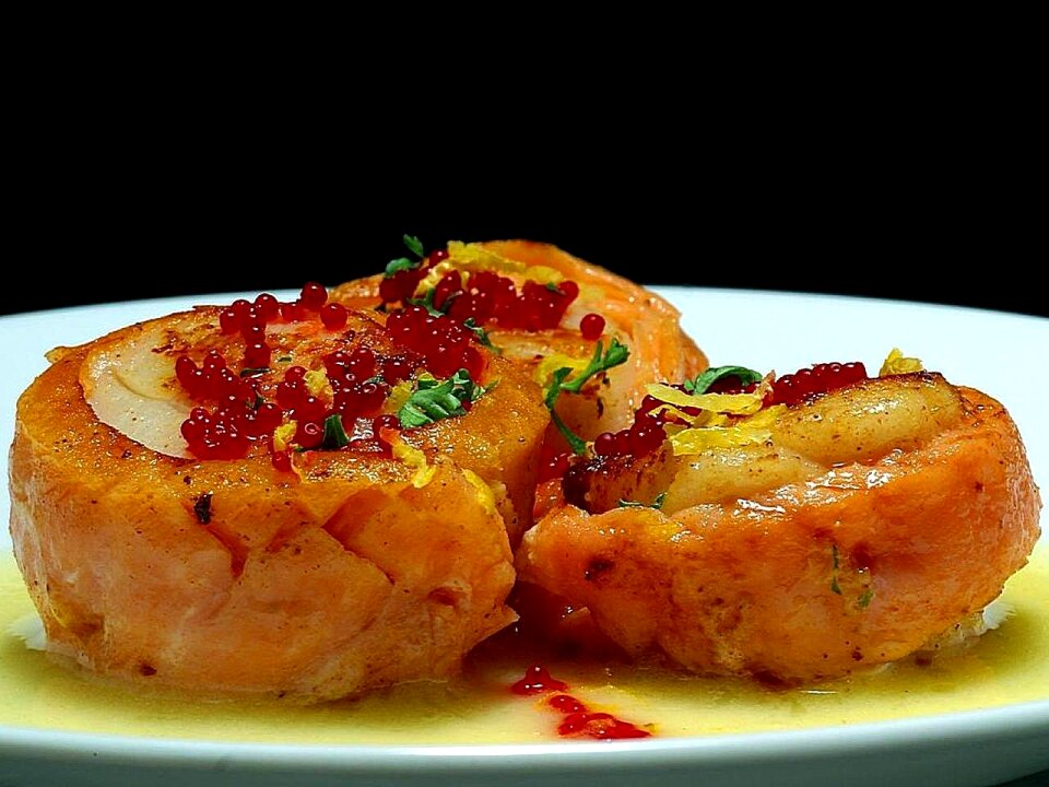 Scallops wrapped salmon