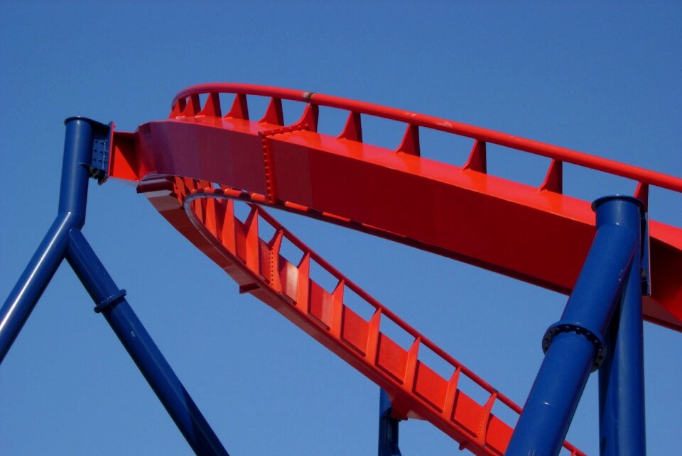 Roller coaster red blue support