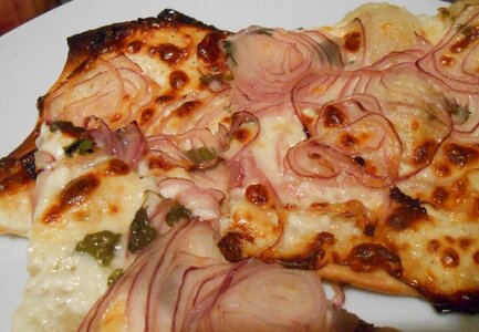 Tarte flambée onion goat cheese