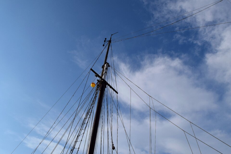 Sail vessel transportation