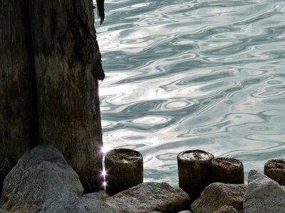 Mirroring port bollard