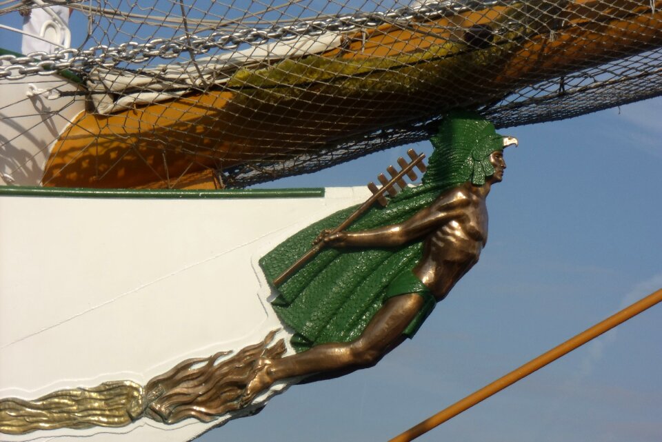 Mexico port valencia ship cuauhtemoc