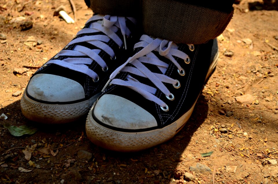 Black laces converse