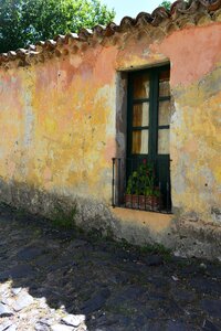 Stone window abandonment