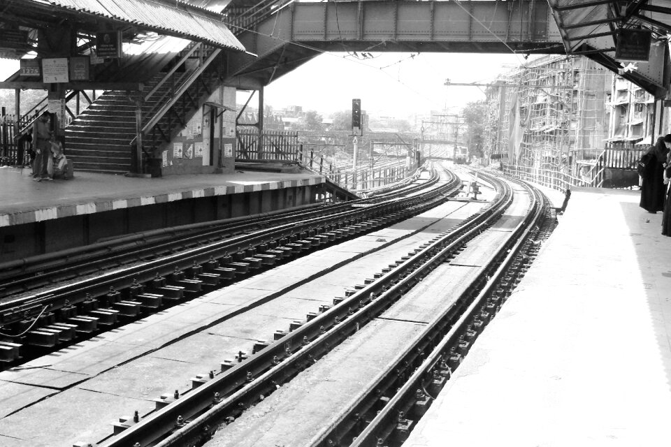 India platform train station