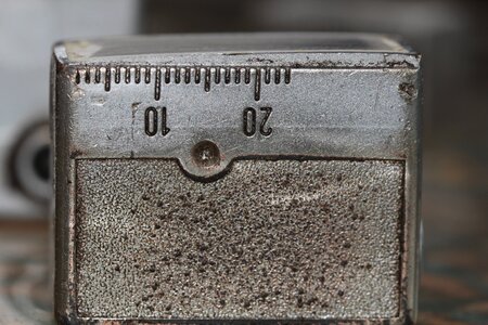 Welds metal gauge photo