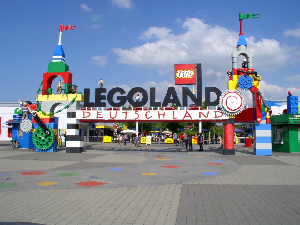 Theme park tourism input