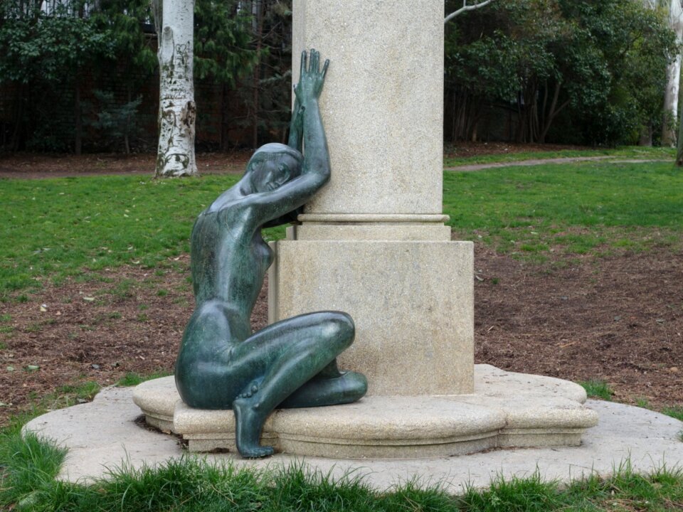 Knees arms park