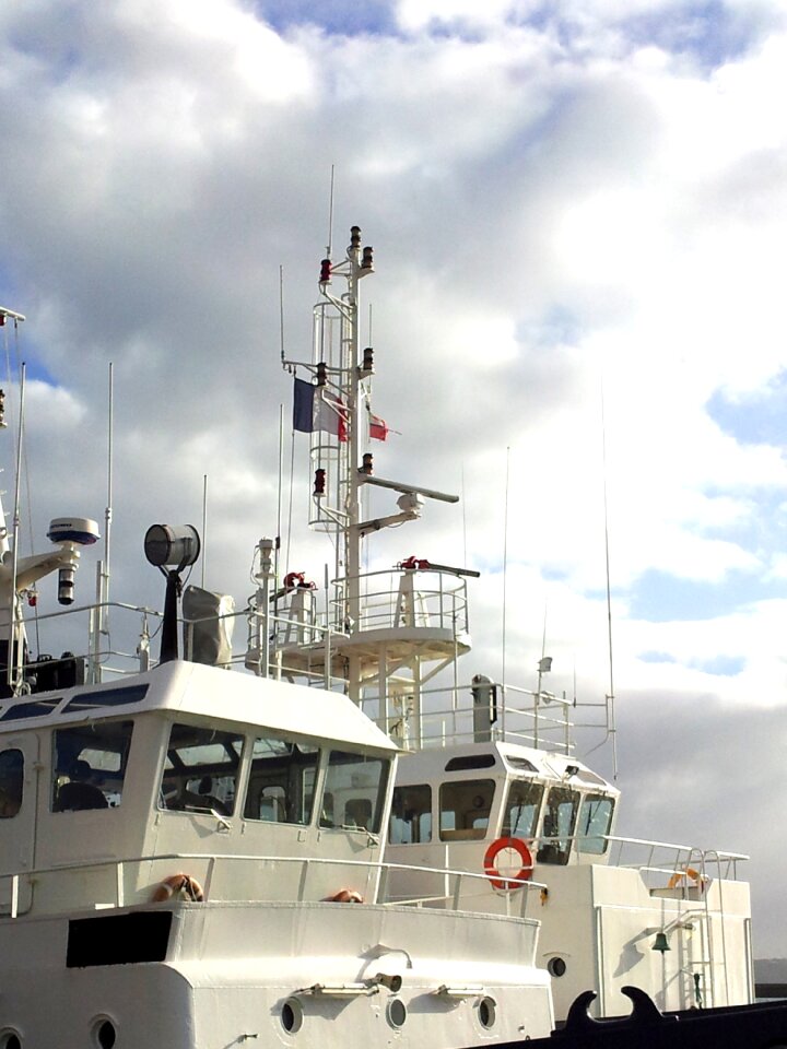 Navigation marine tug