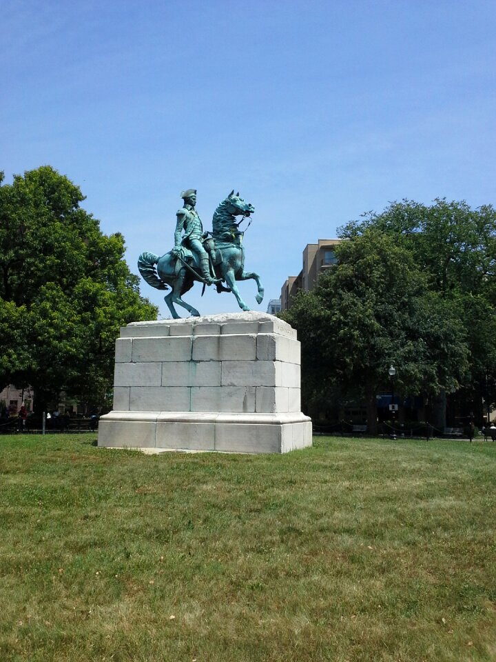 Washington statue general