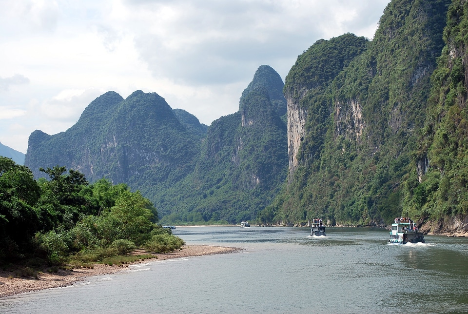 Boats cliff mountain