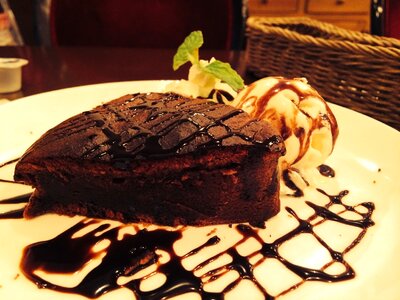 Gateau chocolat cake maid cafe photo
