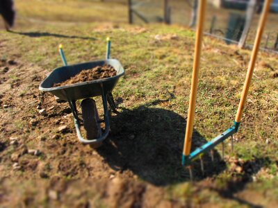 Grelinette wheelbarrow garden