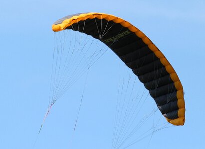 Flying windscreen steering kite sailing