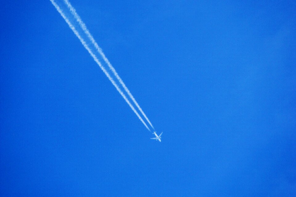 Cloudless sky blue line