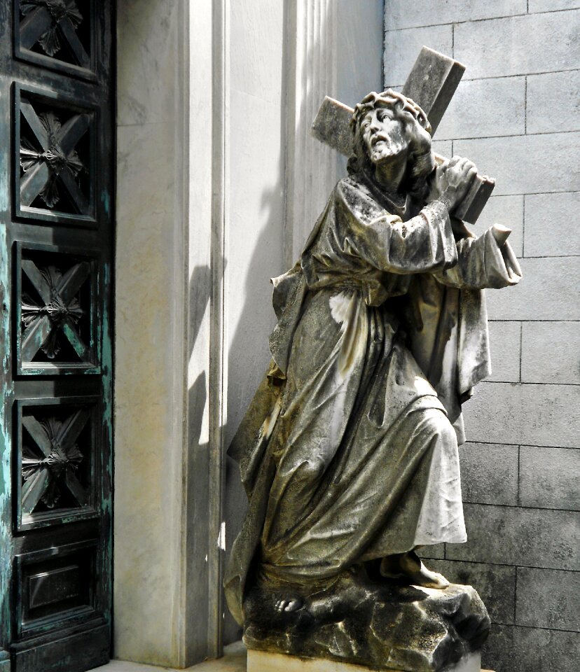 Sculpture iron religion