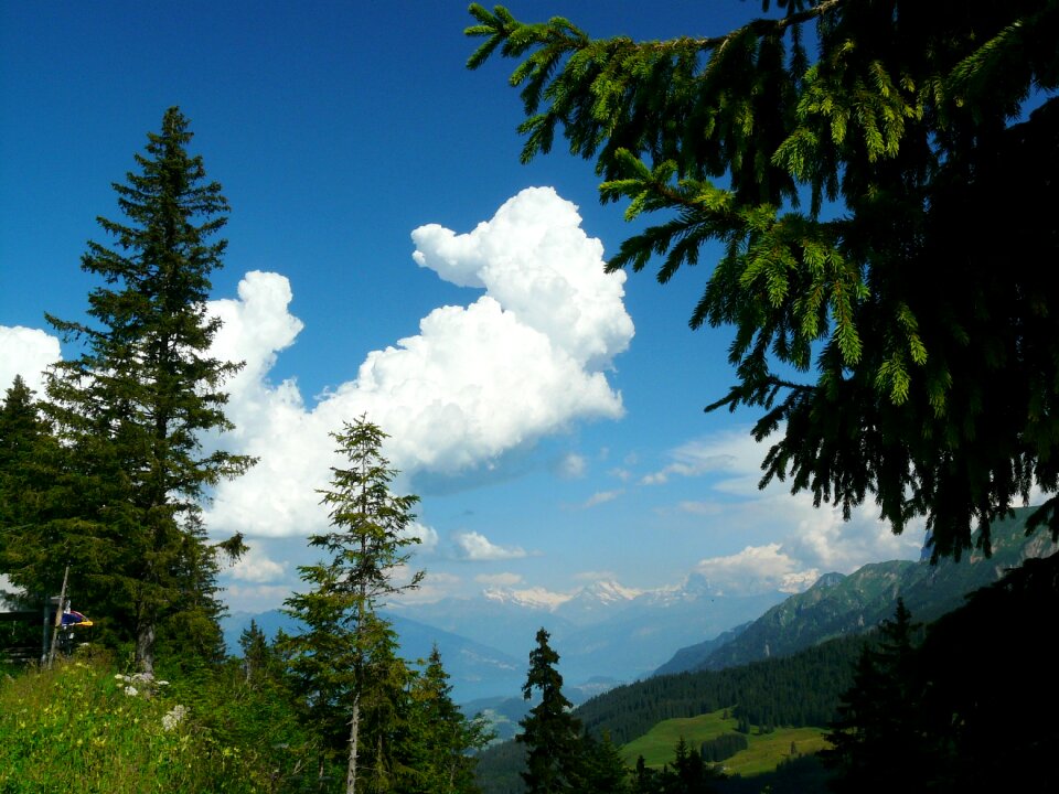 Alpine mountains clouds form