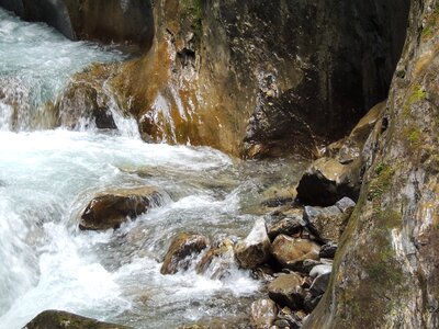 Rock bach splash