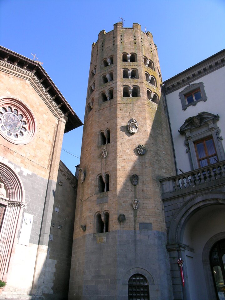 Orvieto torre monument