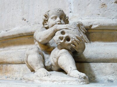 Angel sculpture death
