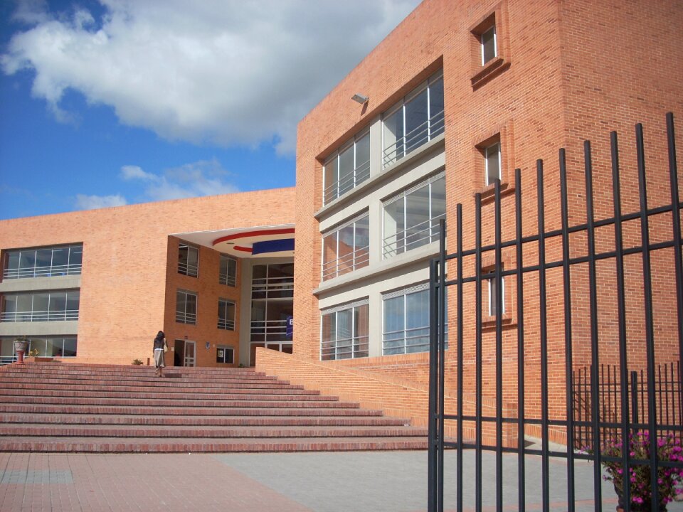 School building bogotá
